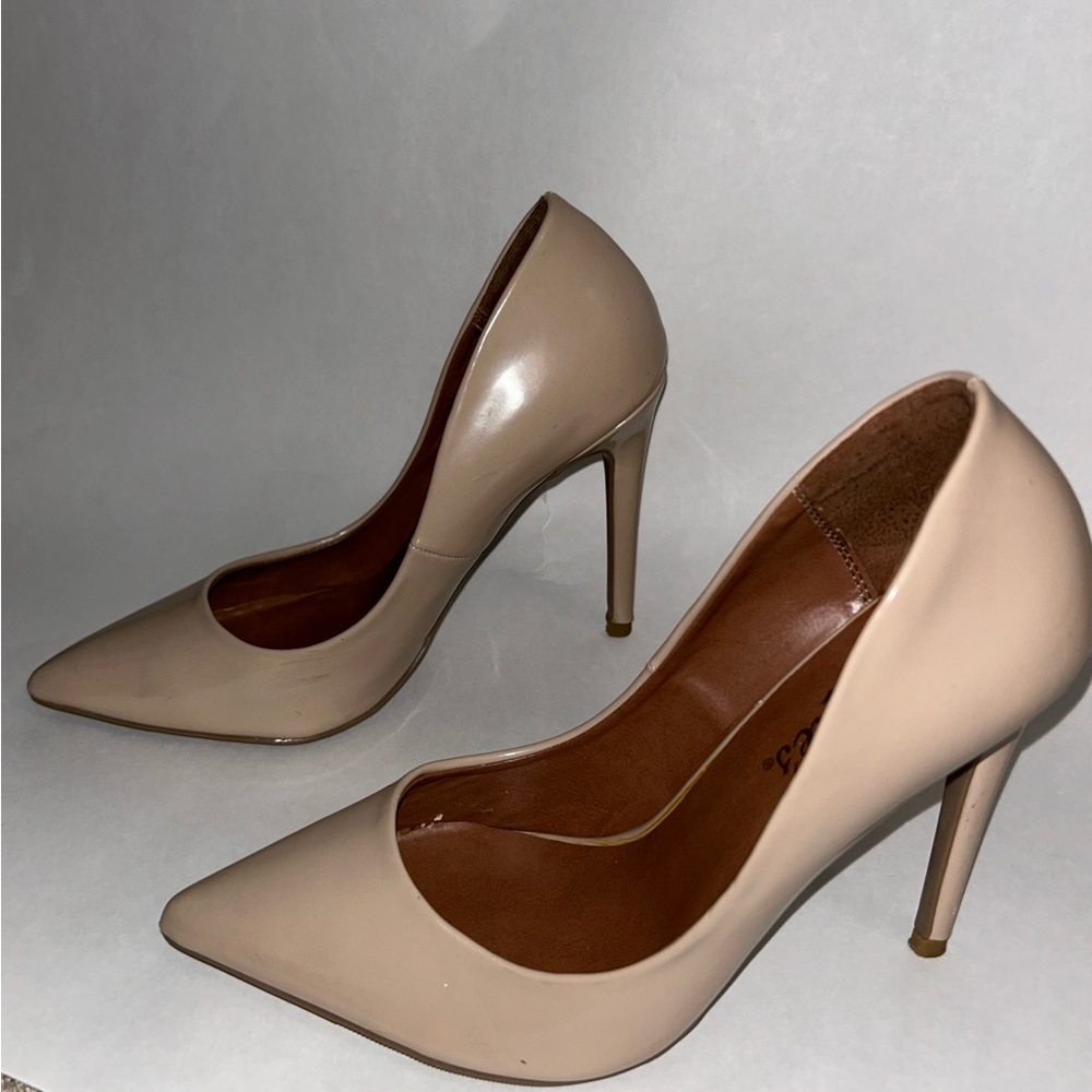Candie’s Nude Pumps